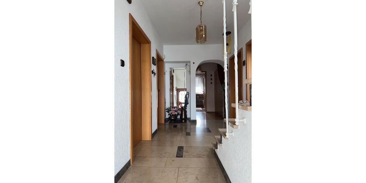 Einfamilienhaus Burkardroth - 6 Zimmer, 180 m&sup2;, 1.200&euro; | Angebot:26628083
