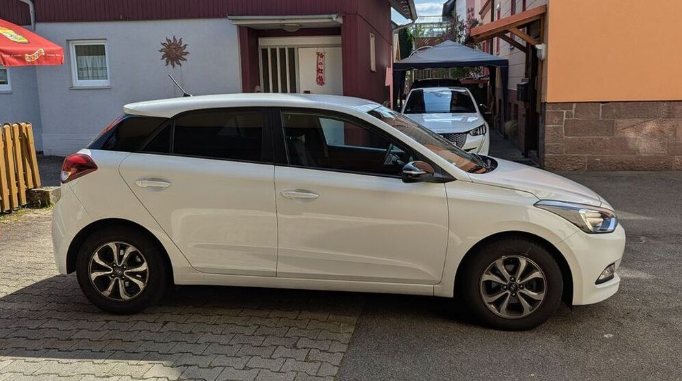i20