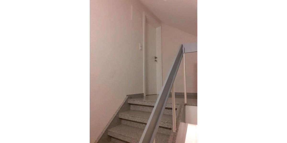 Dachgeschoßwohnung Nürtingen - 2 Zimmer, 30 m&sup2;, 700&euro; | Angebot:25017181