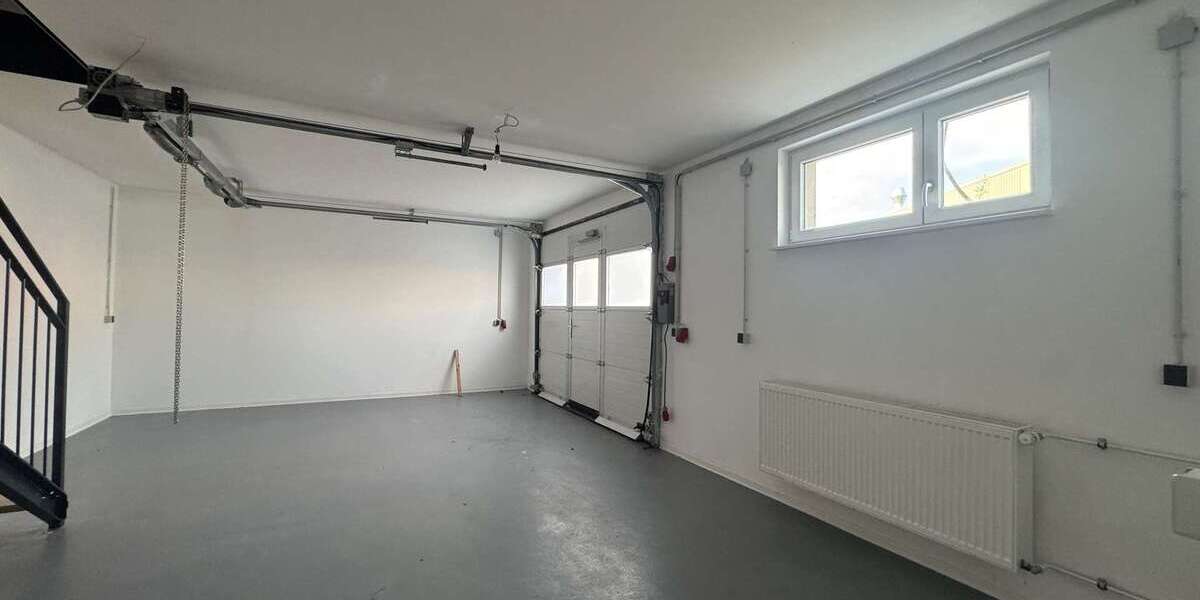 Modernes Reihenendhaus mit Wohn- und Gewerbeanteil + Garten, Garage & 3 Stellplätzen in Rheinstetten - Wohn- & Geschäftshaus Rheinstetten | Angebot:20367494