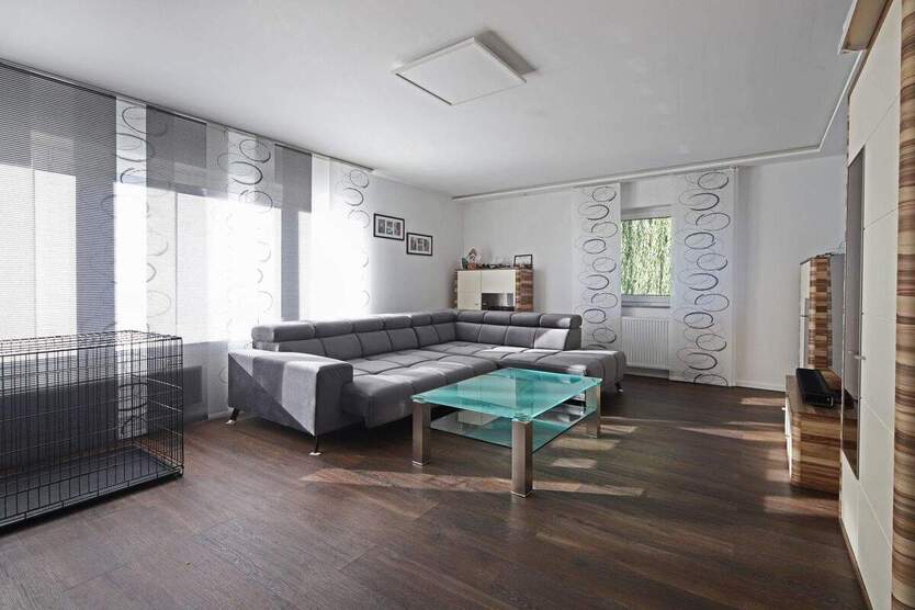 Wohn- und Geschäftshaus mit 2 Wohneinheiten, Büroräumen und Gartengrundstück 1 zimmer