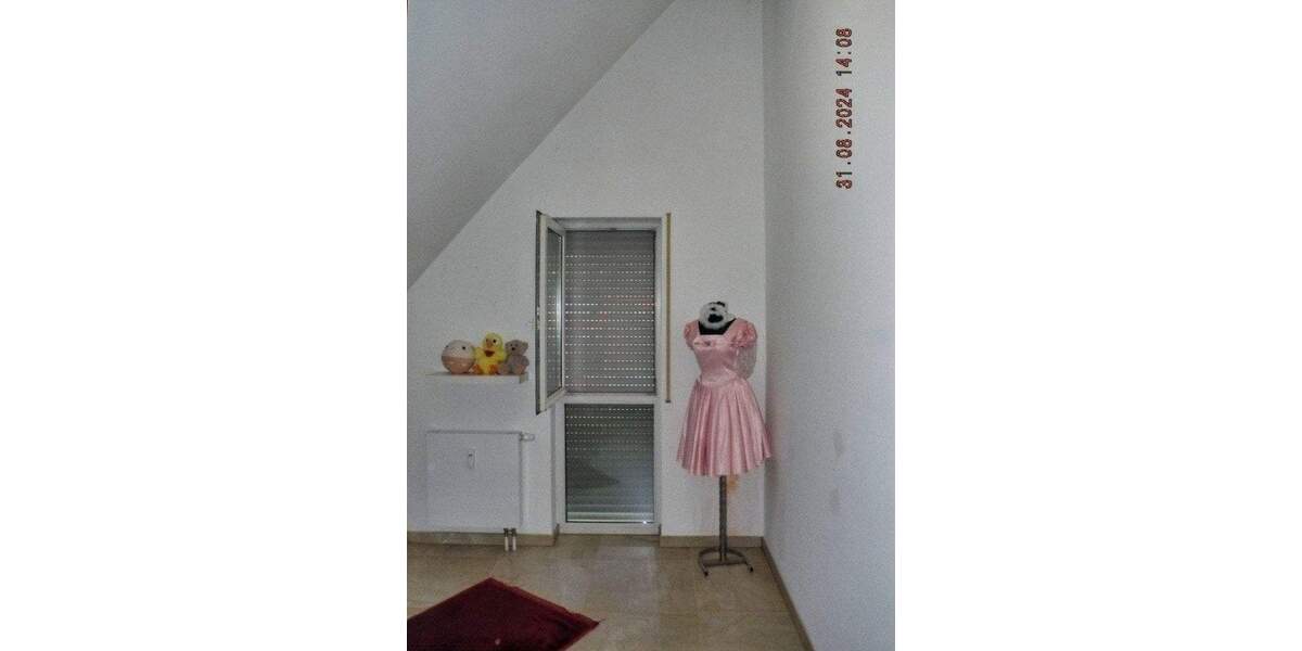 Etagenwohnung Bad Urach - 3 Zimmer, 85 m&sup2;, 215.000&euro; | Angebot:25686261