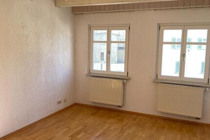 Wohnung in Kitzigen 1 Zi, Kü, Bad