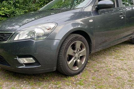 Kia ceed / Ceed 162.532 km 2.550 &euro; Schülp 24589