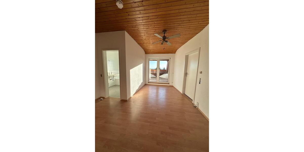 Dachgeschoßwohnung Dossenheim - 2.5 Zimmer, 55 m&sup2;, 900&euro; | Angebot:26376246