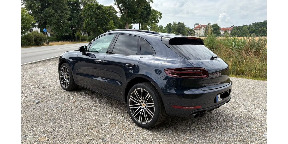 Porsche Macan 139.243 km 36.900 &euro; München 81479