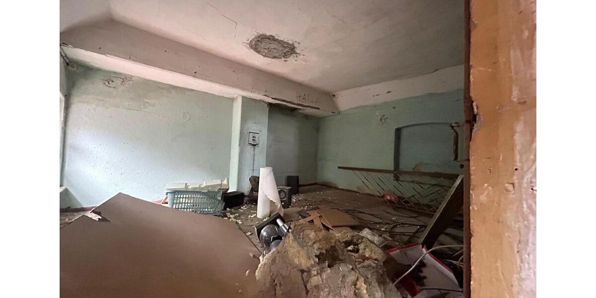 HAUS MIT SCHEUNE südlich von BERLIN 4 zimmer