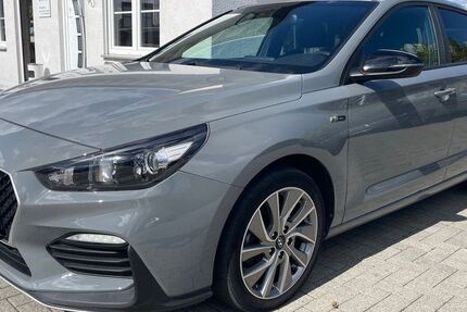 Hyundai i30 93.902 km 11.999 &euro; Rheinbach 53359