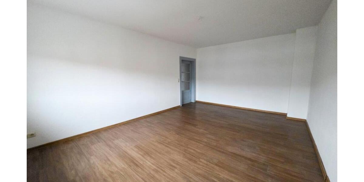 Schöne 3 Raum-Dachgeschoss Whg. mit Eckbadewanne - Dachgeschoßwohnung Gera Ostviertel | Angebot:26335591