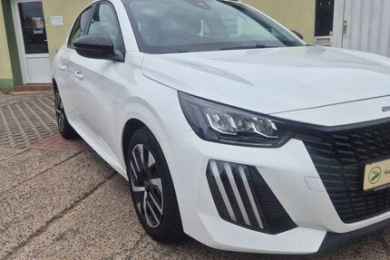 Peugeot 208 30.100 km 14.400 &euro; Bad Belzig 14806