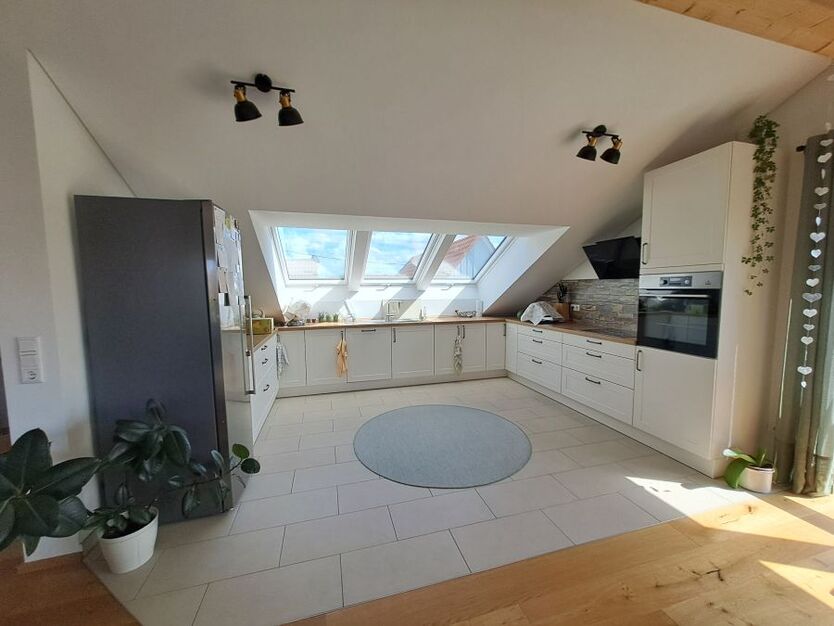 Provisionsfrei* Neuwertige, helle und ruhige 4-Zimmer-Traumwohnung 4 zimmer