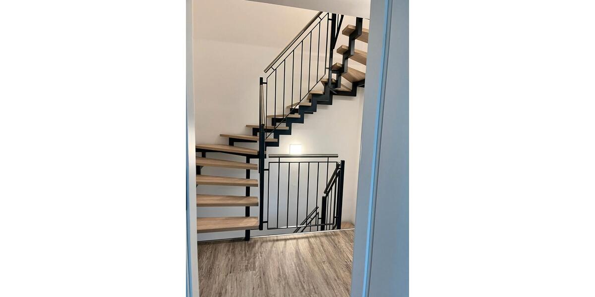 Etagenwohnung Schwandorf - 5 Zimmer, 140 m&sup2;, 1.680&euro; | Angebot:26632555