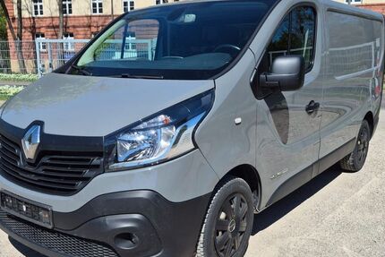 Renault Trafic 210.106 km 8.211 &euro; Bitterfeld 06749