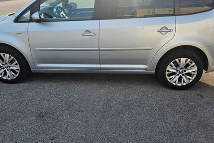 VW Touran 240.000 km 7.100 &euro; Neuötting 84524