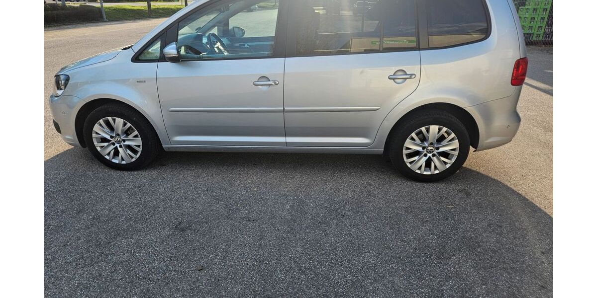 VW Touran 240.000 km 7.100 &euro; Neuötting 84524