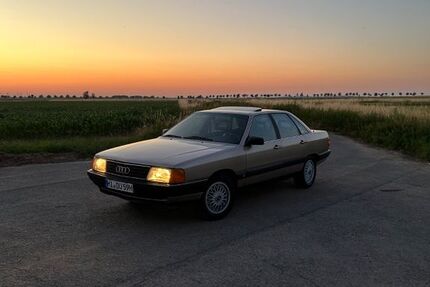Audi 100