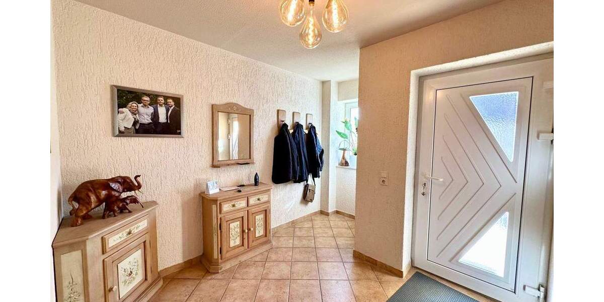 Doppelhaushälfte Freital - 6 Zimmer, 167 m&sup2;, 450.000&euro; | Angebot:25476510
