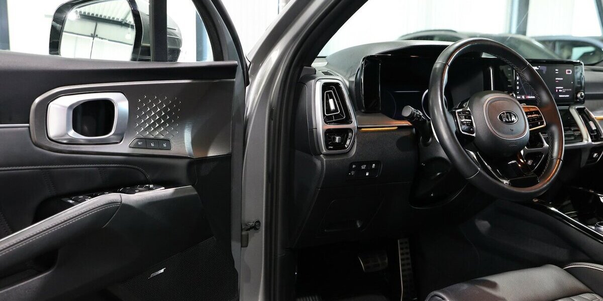Kia Sorento 1.6 P-HEV 4WD PLATINUM / 7-SITZER / LED 69.000 km 33.997 &euro; Hamm 59077