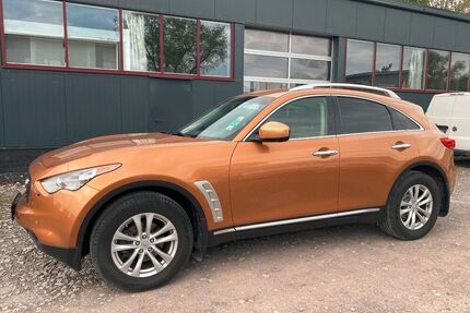 INFINITI QX70