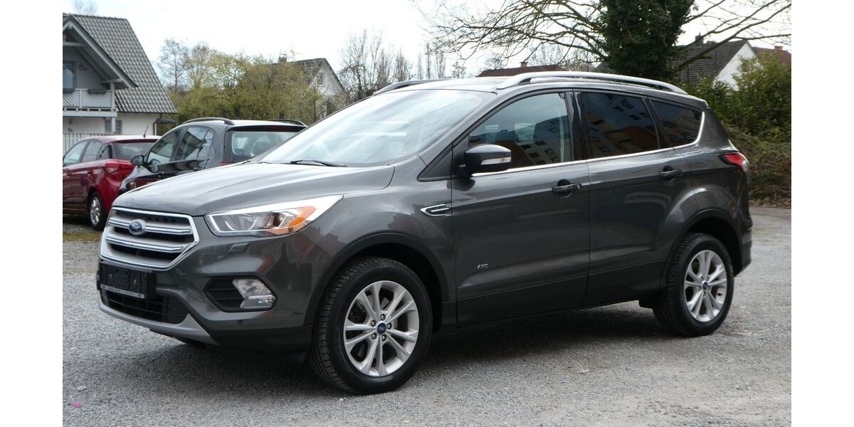 Ford Kuga 137.000 km 12.499 &euro; Paderborn 33100