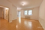 PRAKTISCHE HOCHPARTERRE-WOHNUNG MIT GROSSEM BALKON IM BEGEHRTEN BAYERISCHEN VIERTEL! 2 zimmer