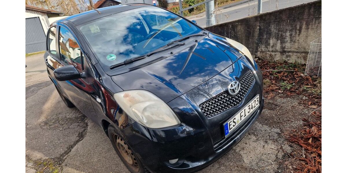 Toyota Yaris 160.000 km 2.500 &euro; Filderstadt 70794