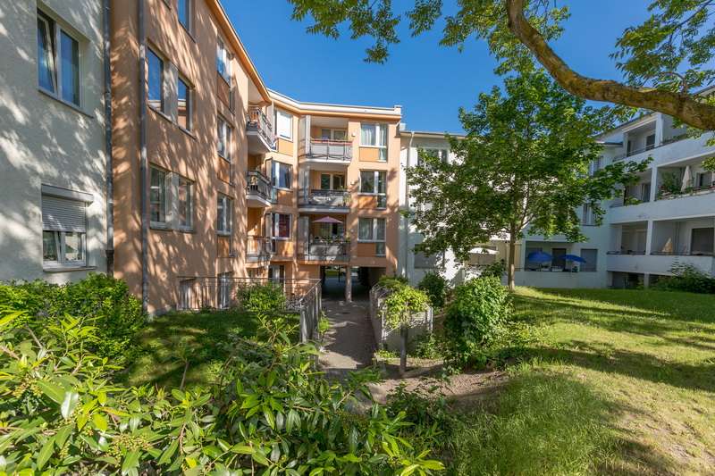 Wohnung zum Mieten in Berlin 1.259,61 € 104.1 m²