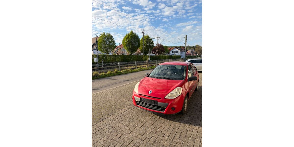 Renault Clio 140.000 km 3.100 &euro; Bötzingen 79268