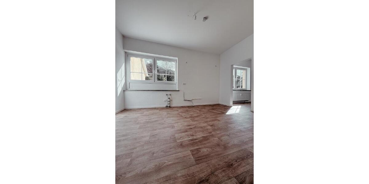 Etagenwohnung Burkhardtsdorf - 4 Zimmer, 90 m&sup2;, 600&euro; | Angebot:25581983