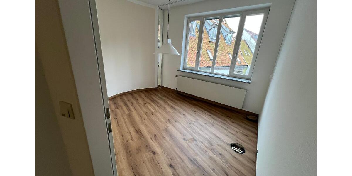 Eckernförde-Innenstadt: Ehemaliges Bankgebäude als z.B. Büro 344 m² gewerbliche Fläche zu vermieten. zimmer