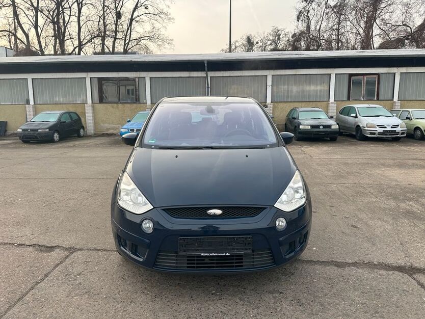 Ford S-Max 164.856 km 5.000 € Dresden 01159