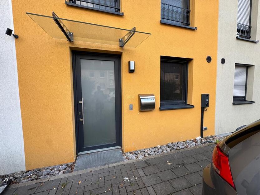 Schönes Reihenhaus - 141m ² - Bj. 2014 - ohne Markler