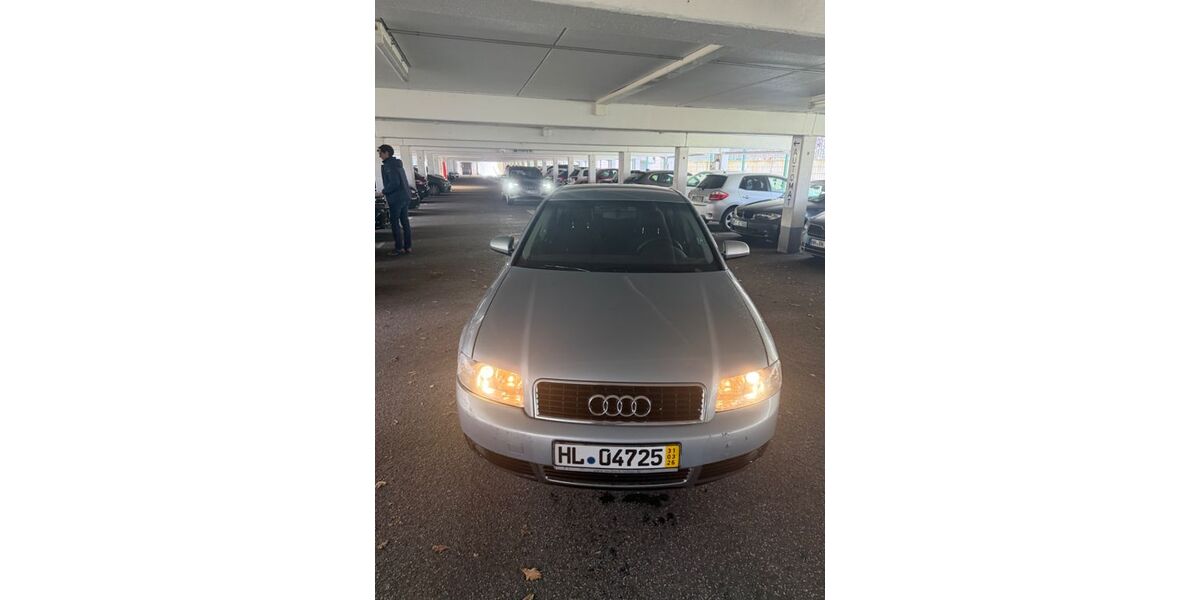 Audi A4 184.000 km 2.600 &euro; Hamburg 22359