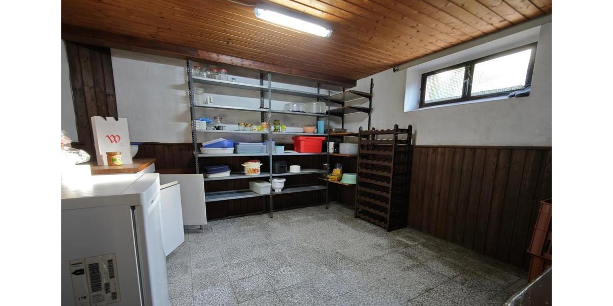 Einfamilienhaus Sankt Ingbert - 6 Zimmer, 131 m&sup2;, 250.000&euro; | Angebot:27153598