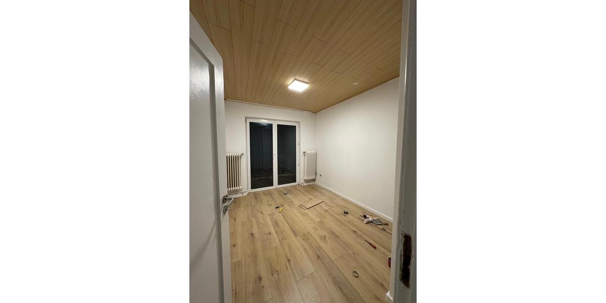 Dachgeschoßwohnung Brake (Unterweser) - 4 Zimmer, 90 m&sup2;, 900&euro; | Angebot:25420064