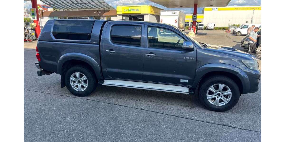 Toyota Hilux 285.000 km 14.999 &euro; Nürnberg 90431