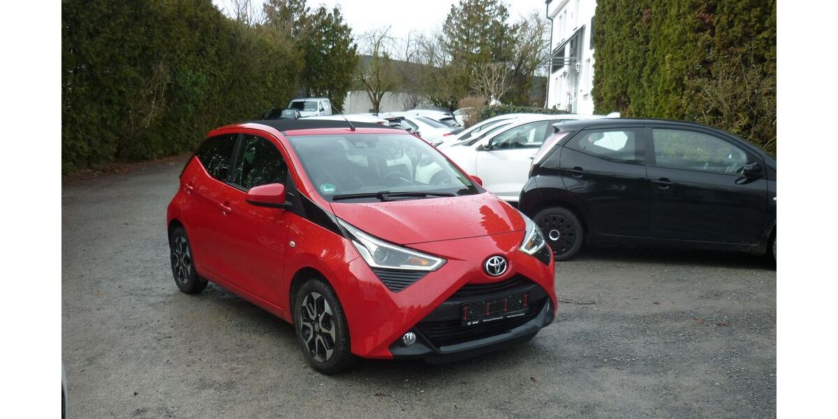 Toyota Aygo (X) 30.775 km 11.990 &euro; Estenfeld bei Würzburg 97230