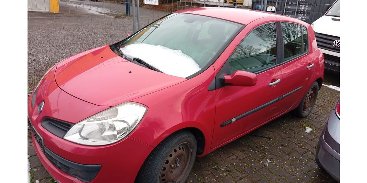 Renault Clio 190.000 km 1.499 &euro; Detmold 32758