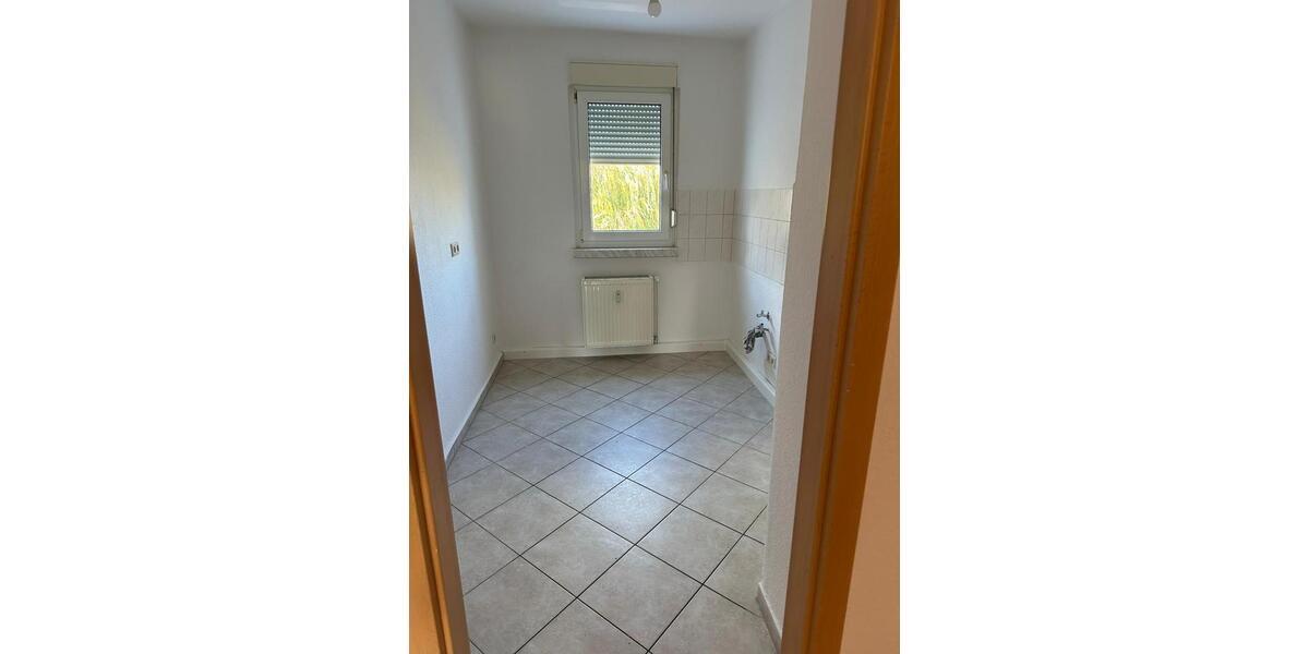 Etagenwohnung Teutschenthal - 4 Zimmer, 67 m&sup2;, 611&euro; | Angebot:26619978