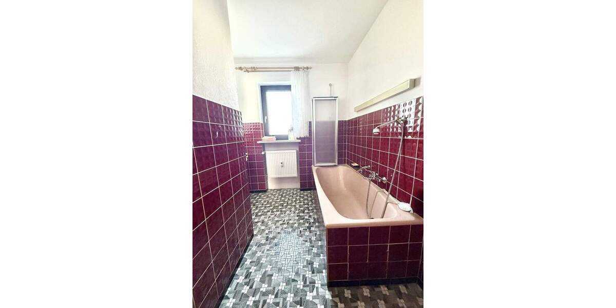 Einfamilienhaus Plößberg - 8 Zimmer, 237 m&sup2;, 220.000&euro; | Angebot:25697482