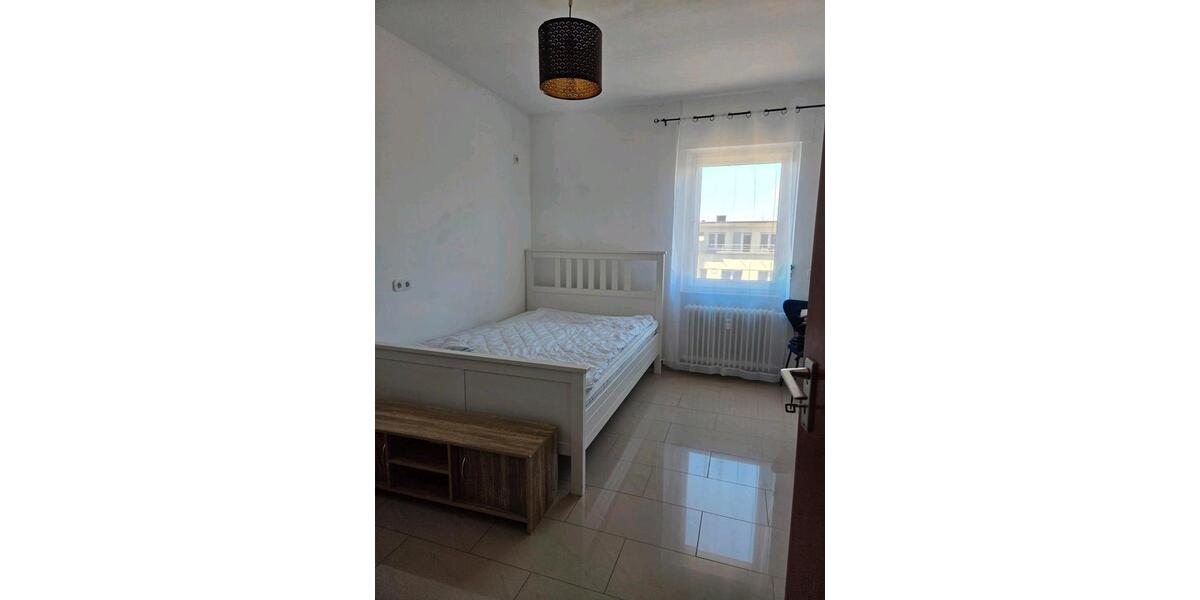 Dachgeschoßwohnung Saarbrücken Neue Bremm - 4 Zimmer, 86 m&sup2;, 277.000&euro; | Angebot:26398781