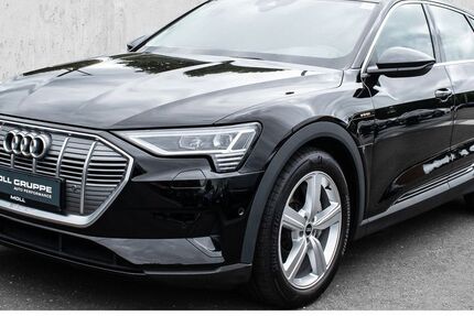 Audi e-tron 57.398 km 29.880 € Düsseldorf 40474