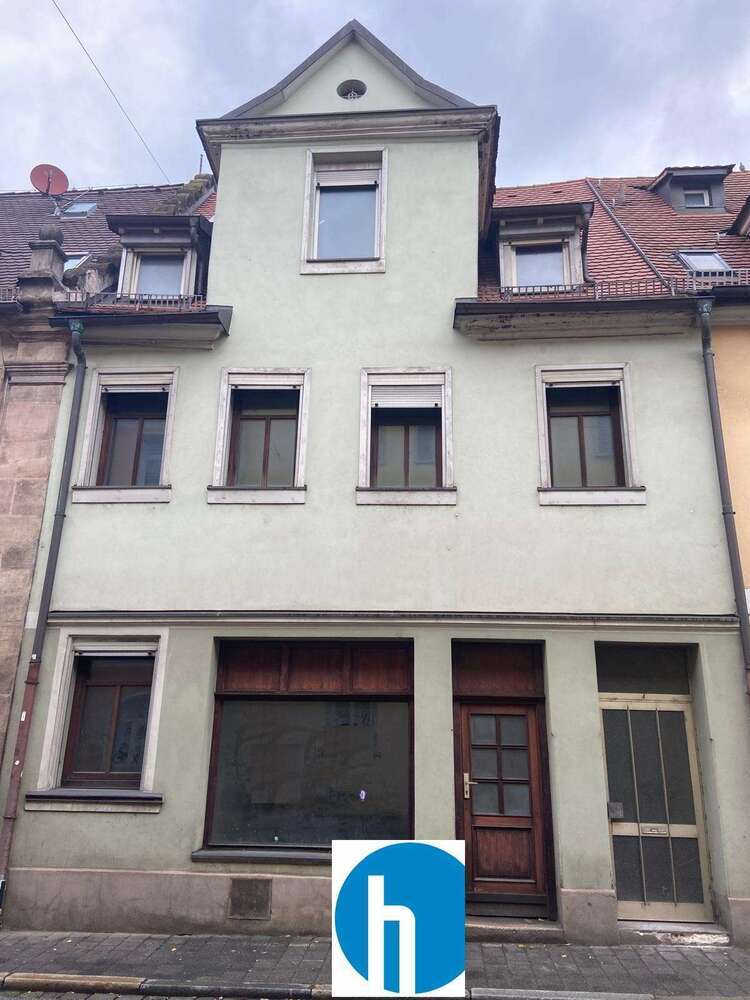 Haus zum Kaufen in Erlangen 700.000 € 193 m²