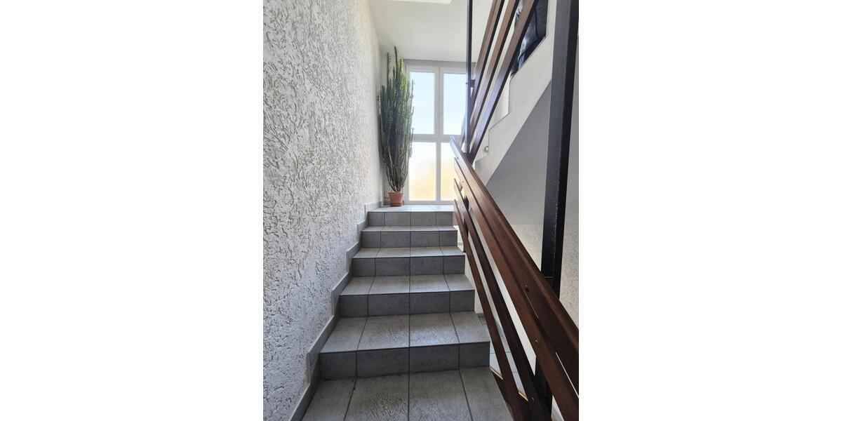 Dachgeschoßwohnung Frankfurt am Main Oberrad - 4 Zimmer, 69 m&sup2;, 420.000&euro; | Angebot:27016010