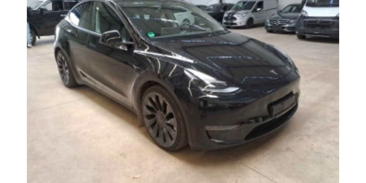 Tesla Model Y 23.000 km 41.890 &euro; Helmstedt 38350