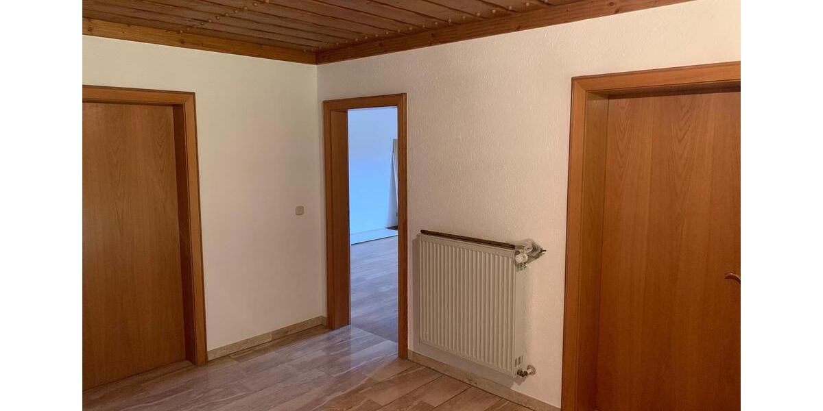 Einfamilienhaus Oberschneiding - 9 Zimmer, 221 m&sup2;, 1.950&euro; | Angebot:26377741