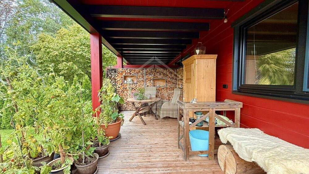 *VERKAUFT* Modernes Blockhaus-Idyllisch gelegene Doppelhaushälfte mit Büroräumen & Traumgarten 6 zimmer