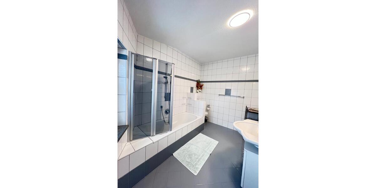 Erdgeschoßwohnung Würzburg Lengfeld - 3 Zimmer, 88 m&sup2;, 1.350&euro; | Angebot:26407146