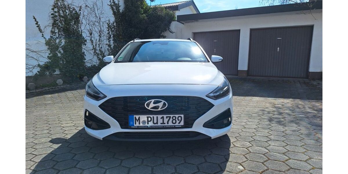 Hyundai i30 2.280 km 22.800 &euro; München 80999