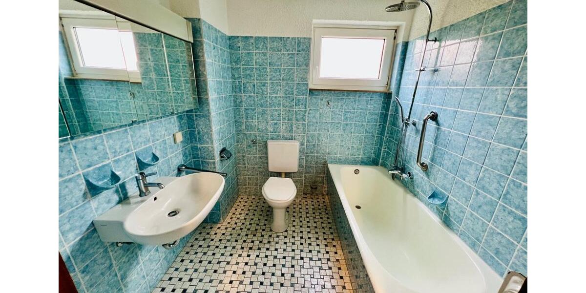 Reihenhaus Niederwerrn - 7 Zimmer, 156 m&sup2;, 398.000&euro; | Angebot:25299512